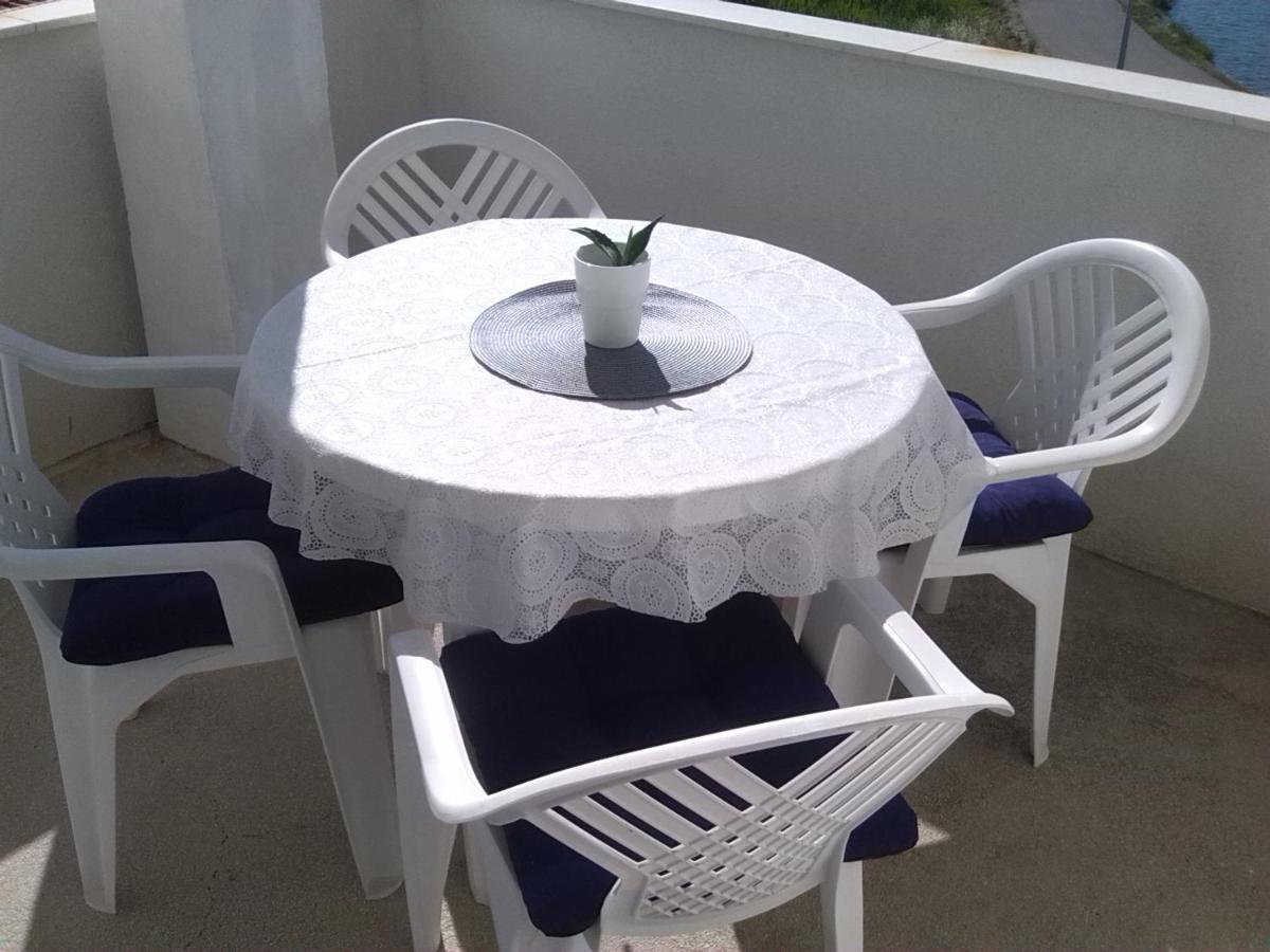Apartmani Maja Pag Town Buitenkant foto