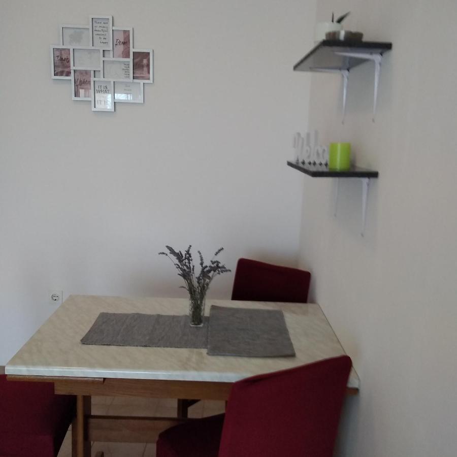 Apartmani Maja Pag Town Buitenkant foto